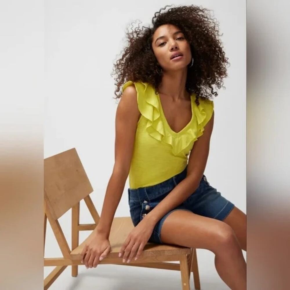 WHBM Limelight Yellow Ruffle V-Neck Tee Size Small
